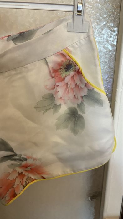 Сет къси панталони и туника от сатен и шифон