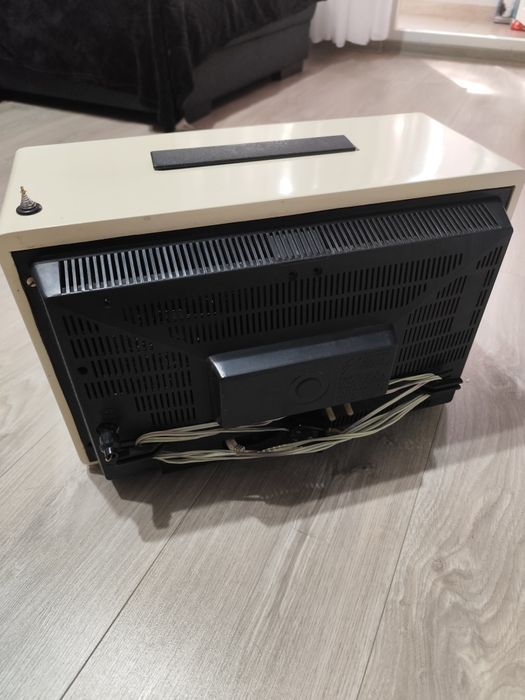 televizor portabil alb-negru de epocă, modelul "Sport Solid State