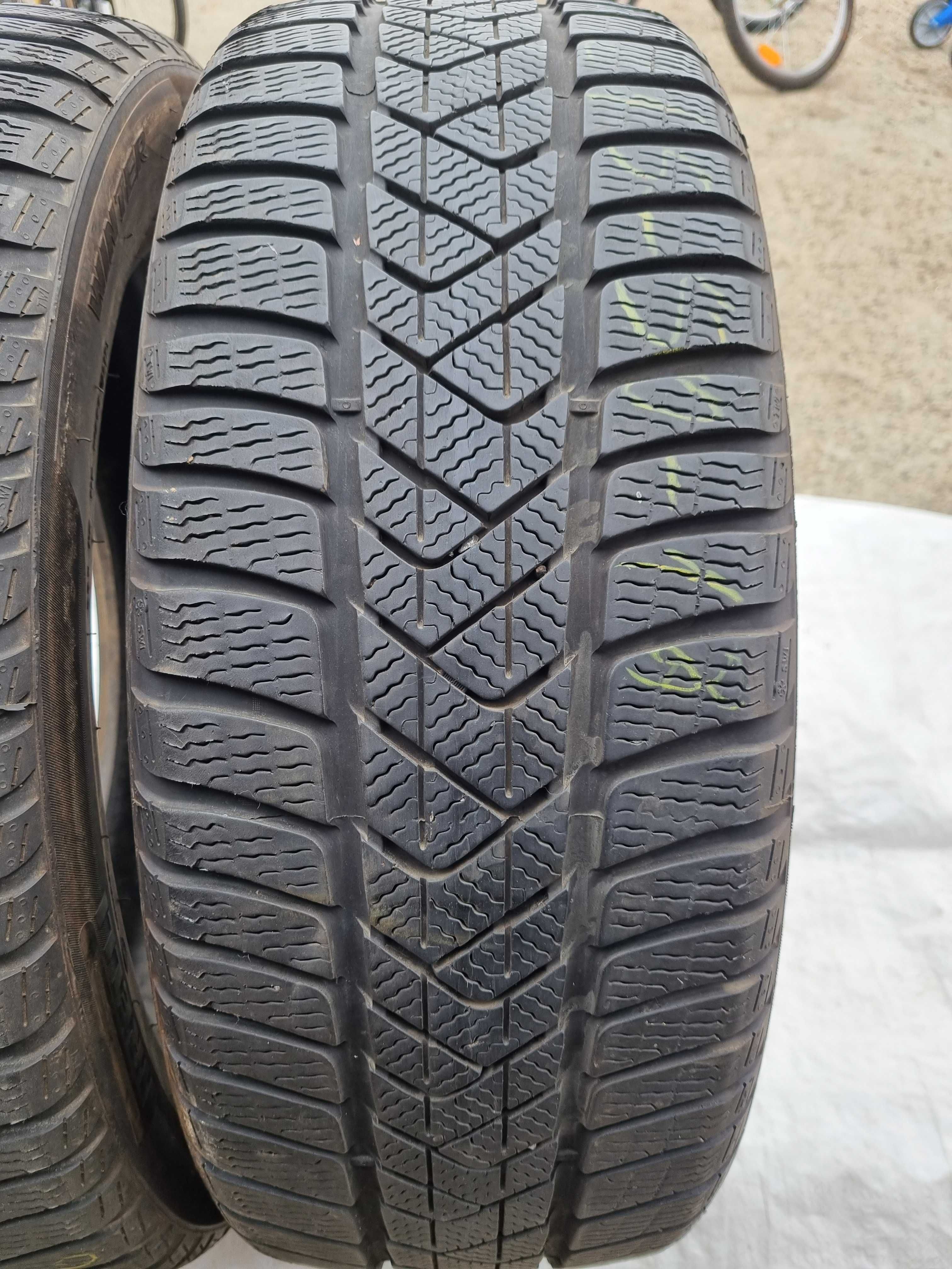 Anvelope 215 50 18 Pirelli Sottozero 3 Winter Dot 2018