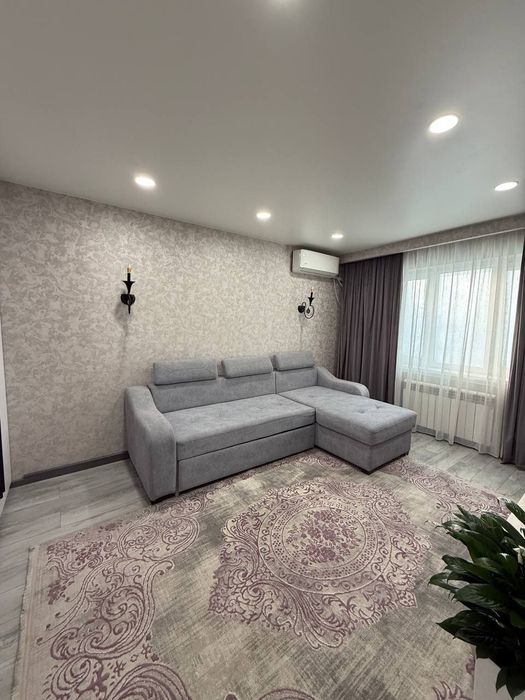 Продаю квартиру без посредников 1/4/5 ТЦ Некст по ул. Бобура