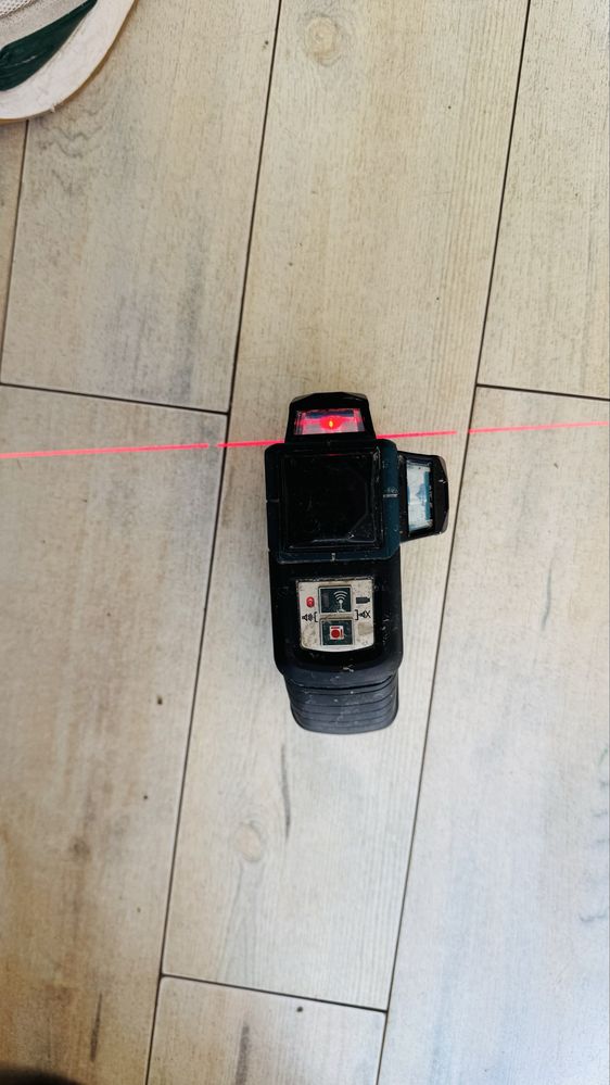 Линеен лазерен нивелир BOSCH GLL 3-80 P Professional, 40-80м