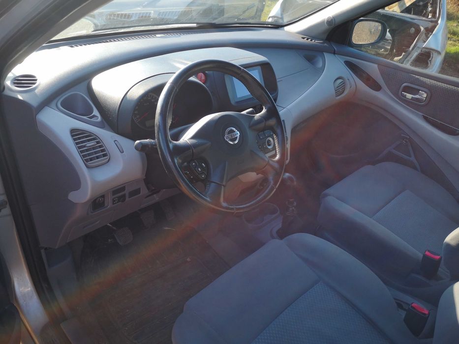 Продавам Nissan Almera Tino 2.2/136 к. с. на части.