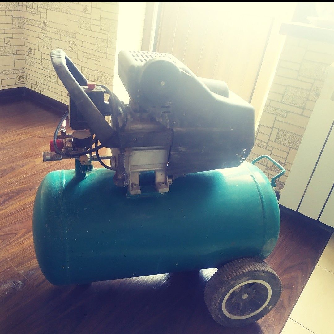 Kompressor kampressor 50 l sotiladi