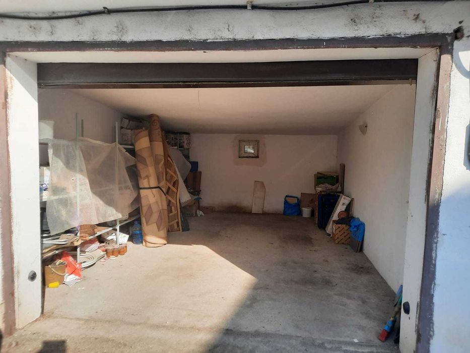 Garaj Ultracentral Suceava usa electrica 28 m.p vanzare sau inchiriere