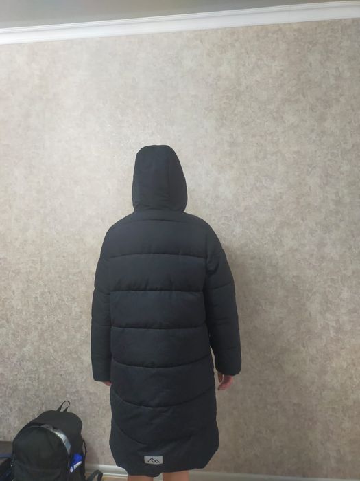 Продам детскую зимнюю куртку на девочку