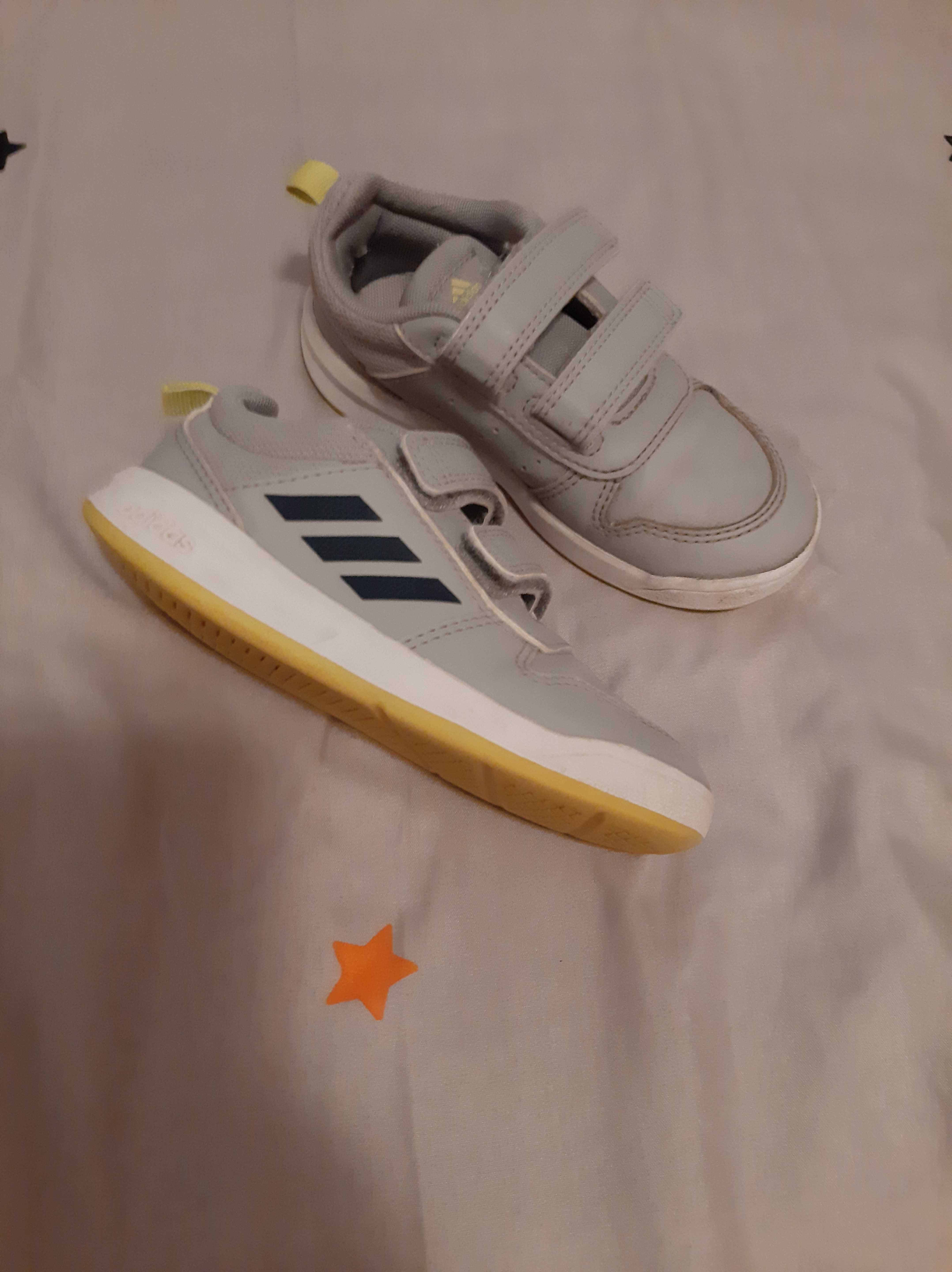 Обувки Adidas/Адидас