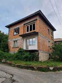 Къща 3 етажа с двор и гараж, село Павелско