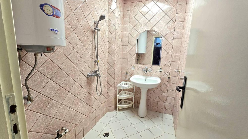 Дава се под наем Тристаен апартамент в Пловдив, Кючук Париж - 93 кв.м за 434 € - Снимка #4