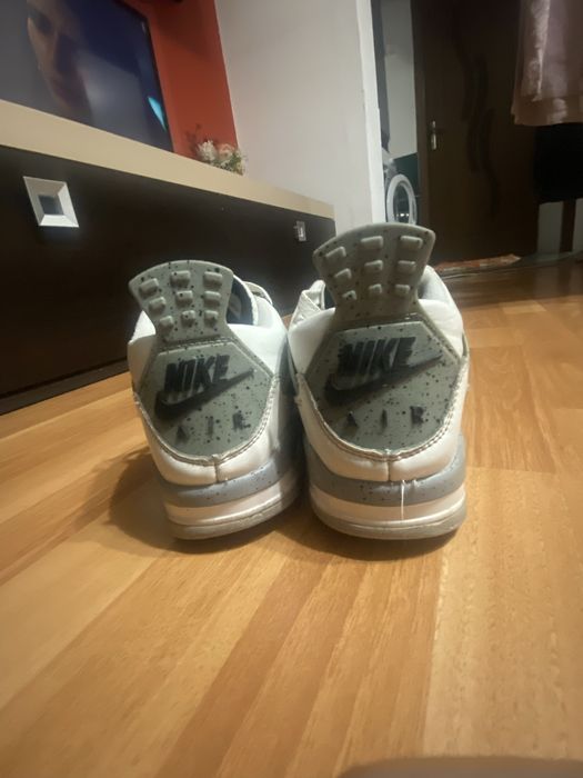 Adidasi jordan 4