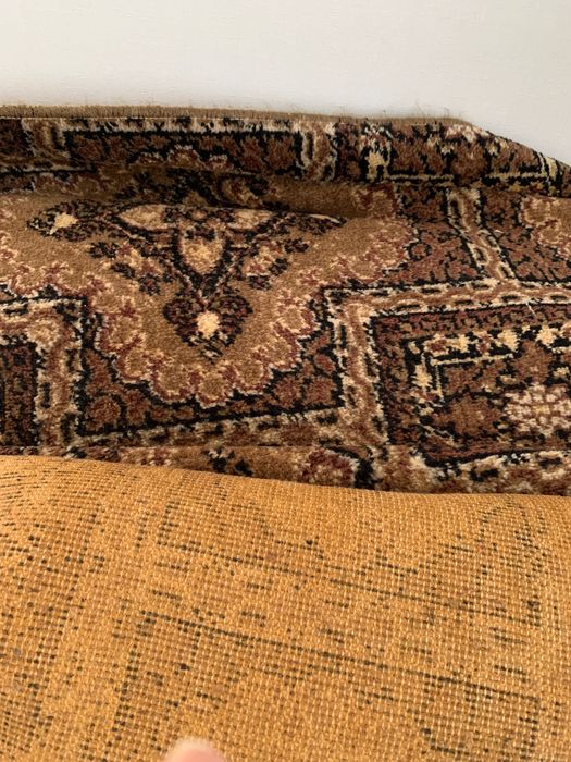 Ковер бывший в употреблении