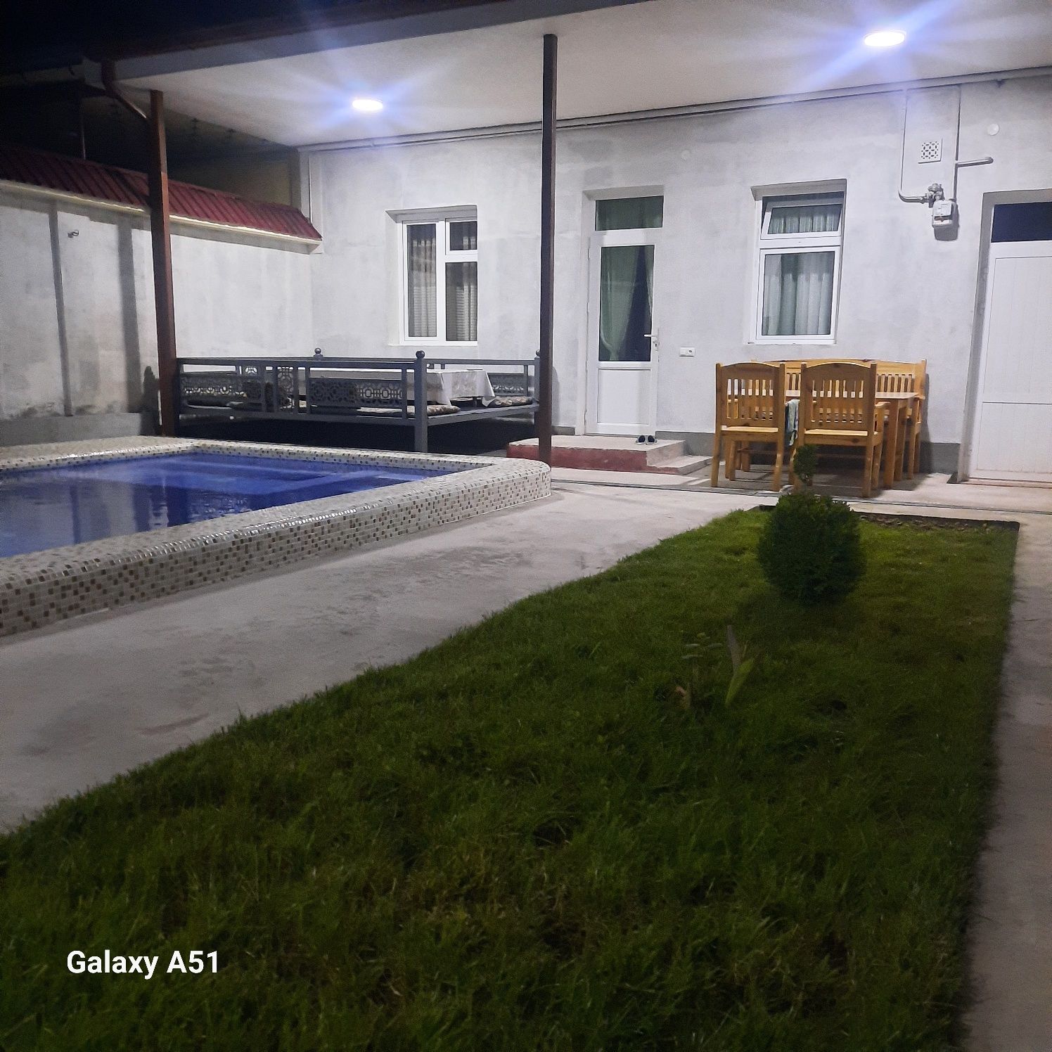 Oqtosh oilaviy dacha [bez makler]