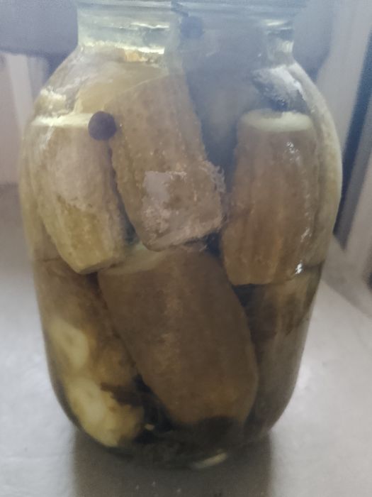 Продаю вкусные соленые огурцы