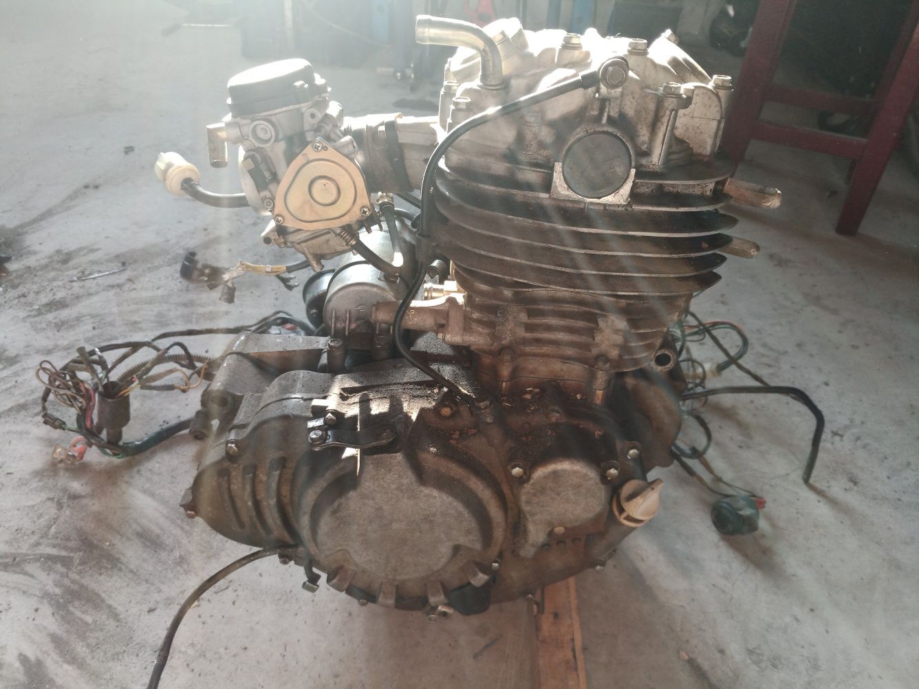 DEZMEMBREZ Motor Adly 300 atv