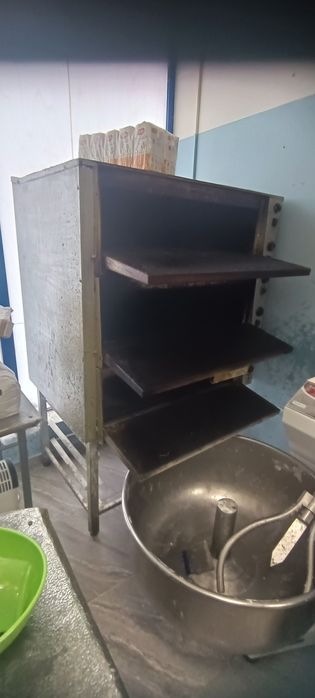 Професионална фурна на три нива