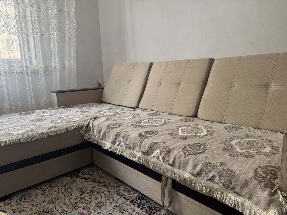 Диван угловой б/у