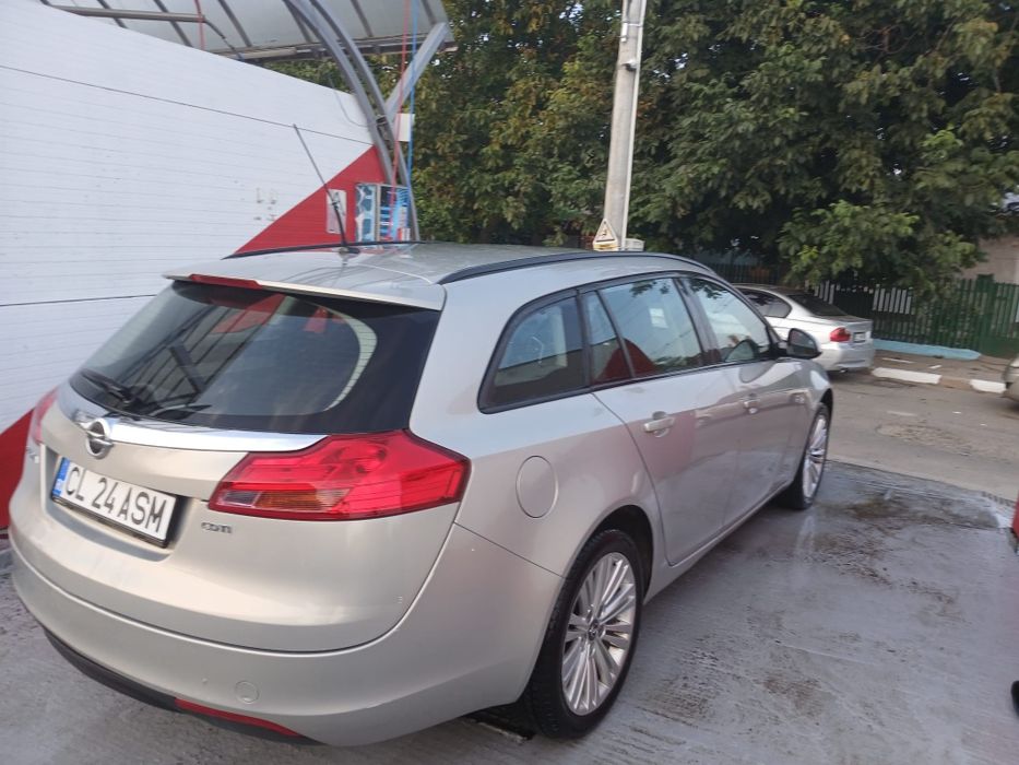 Vând Opel Insignia 2010