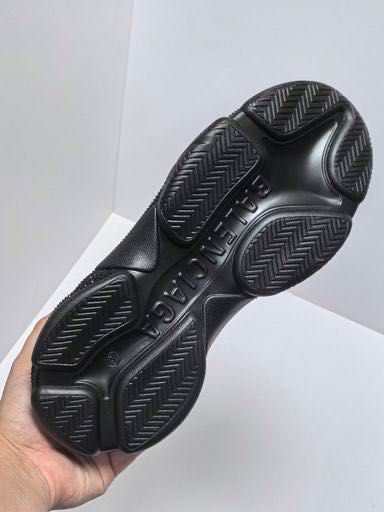 BALENCIAGA TRIPLE S CRISTALE, Calitate Premium, Icarus Brands