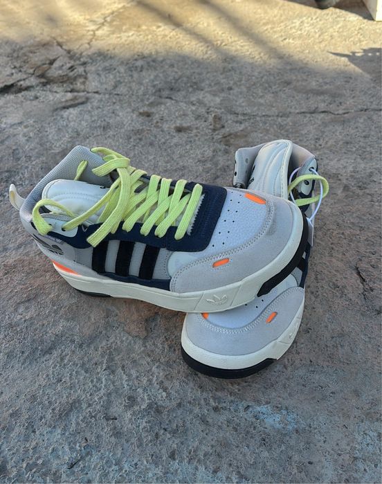 Очень стильные кроссовки