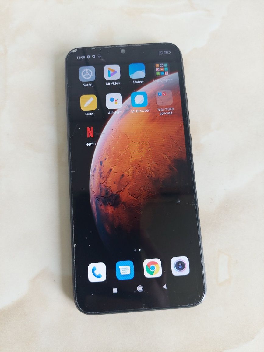 Vând Xiaomi Redmi 9A pentru placă și restul pieselor, este spart /poze