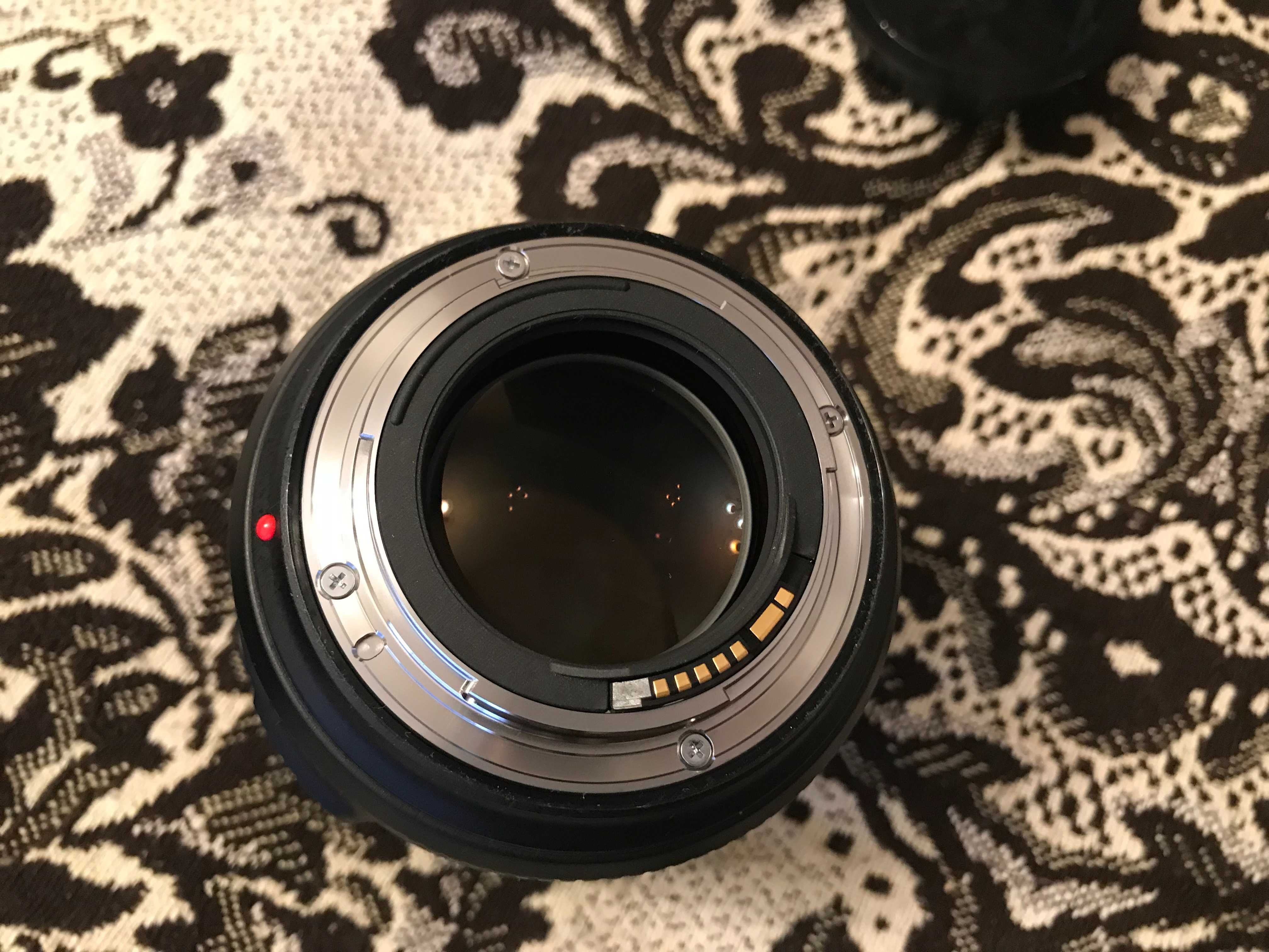 Canon Lens EF 85mm f 1.4 L USM