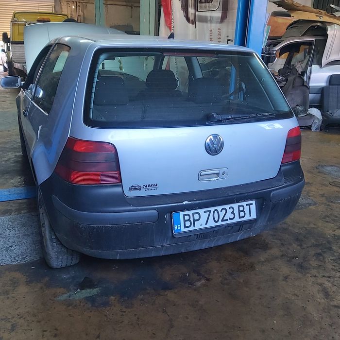 Фолксваген Голф 1.4 I     2001 г