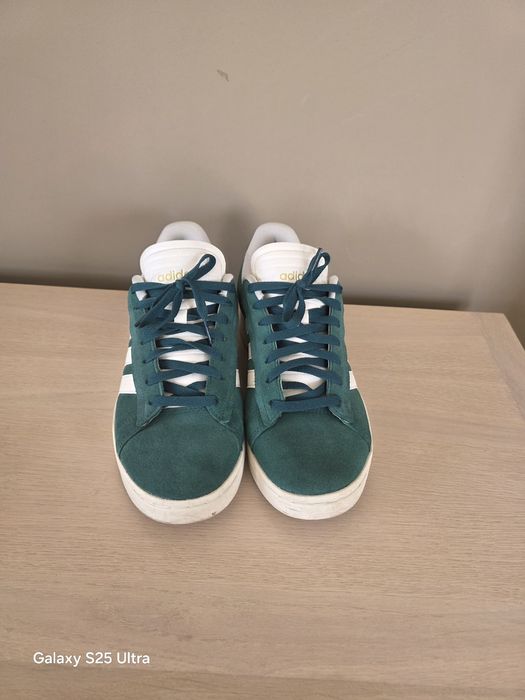 Обувки adidas номер 43