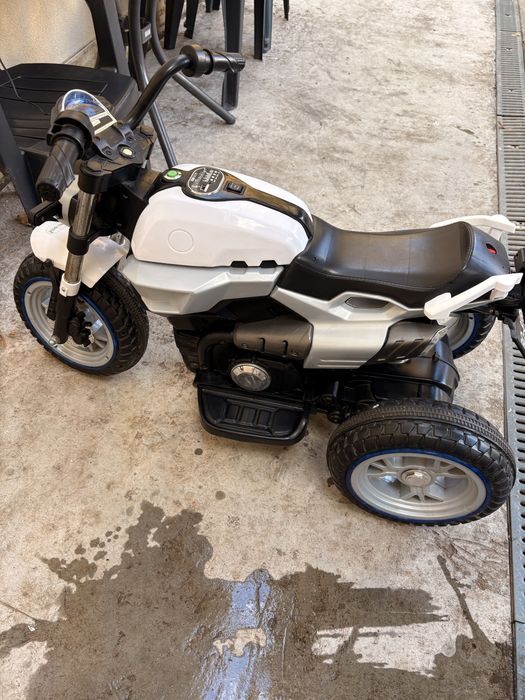 Tricicleta electrica copii