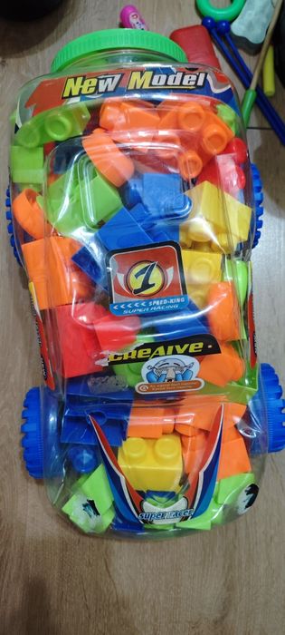 Продаются игрушки, звери, магниты, доска, Лего, машинка