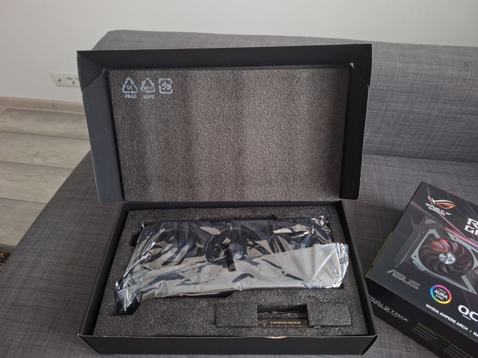 Placa video ASUS ROG STRIX GAMING RTX 3070 - 8GB - Impecabila