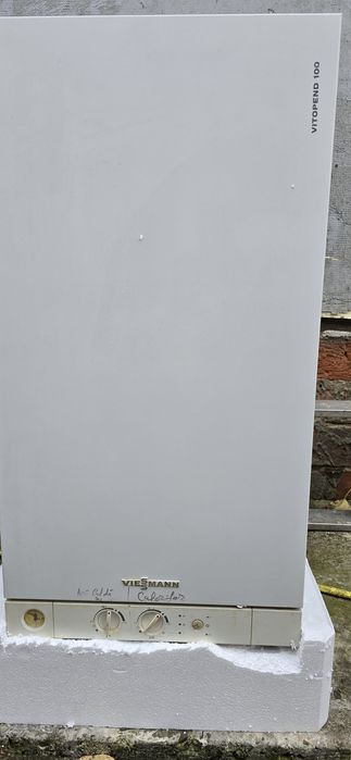 Vând centrala termica Viessmann Vitopend 100