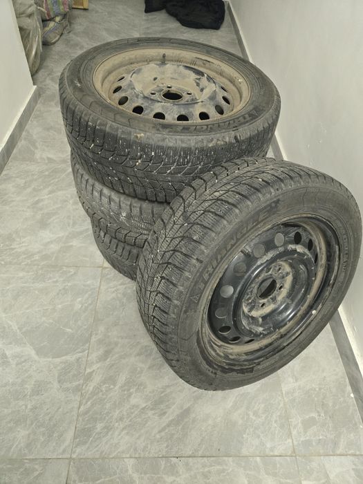 Продам шины с дисками 16 размер
