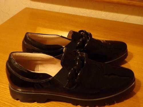 Продам женские новые осенние туфли 40 р.