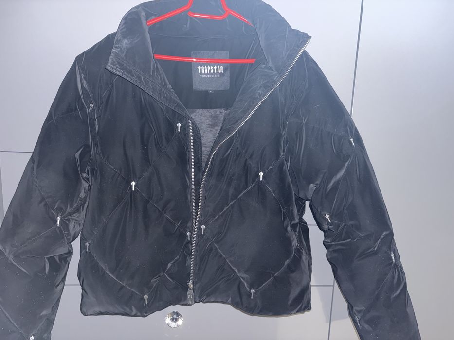 geaca trapstar, aproape noua, superba