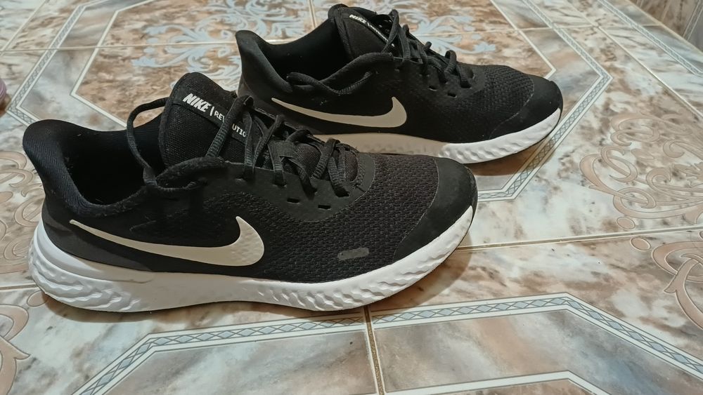 !СПЕШНО! NIKE Маратонки (оригинал)