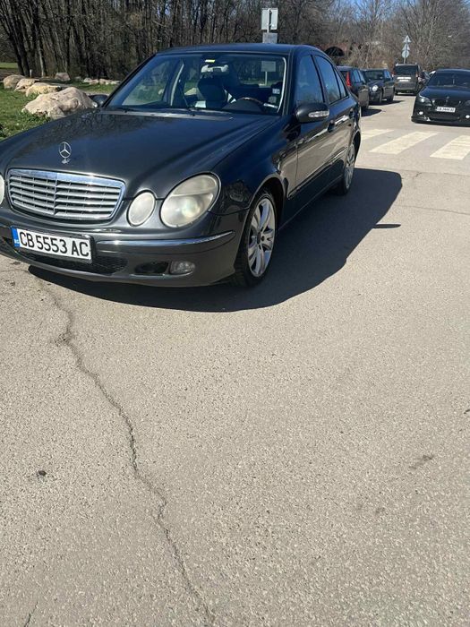 Мерцедес Е220 в движение