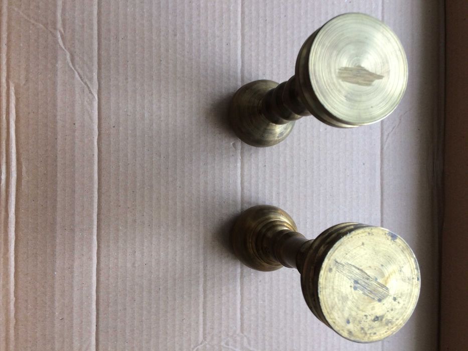 Стари масивни свещници от плътен месинг