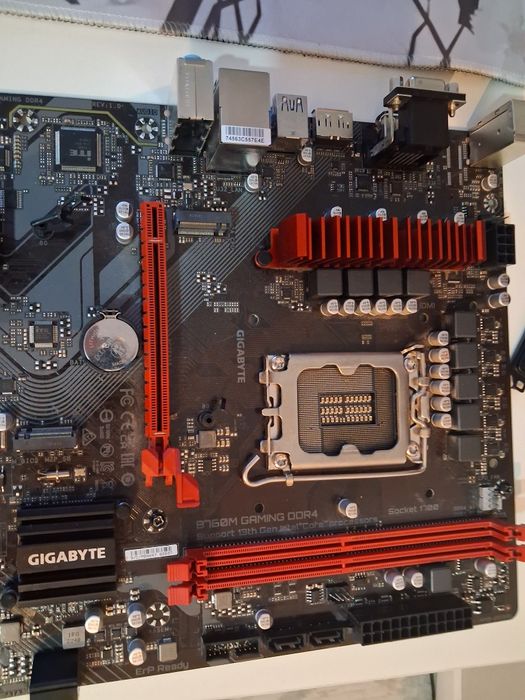 материнка GIGABYTE B760M Gaming DDR4