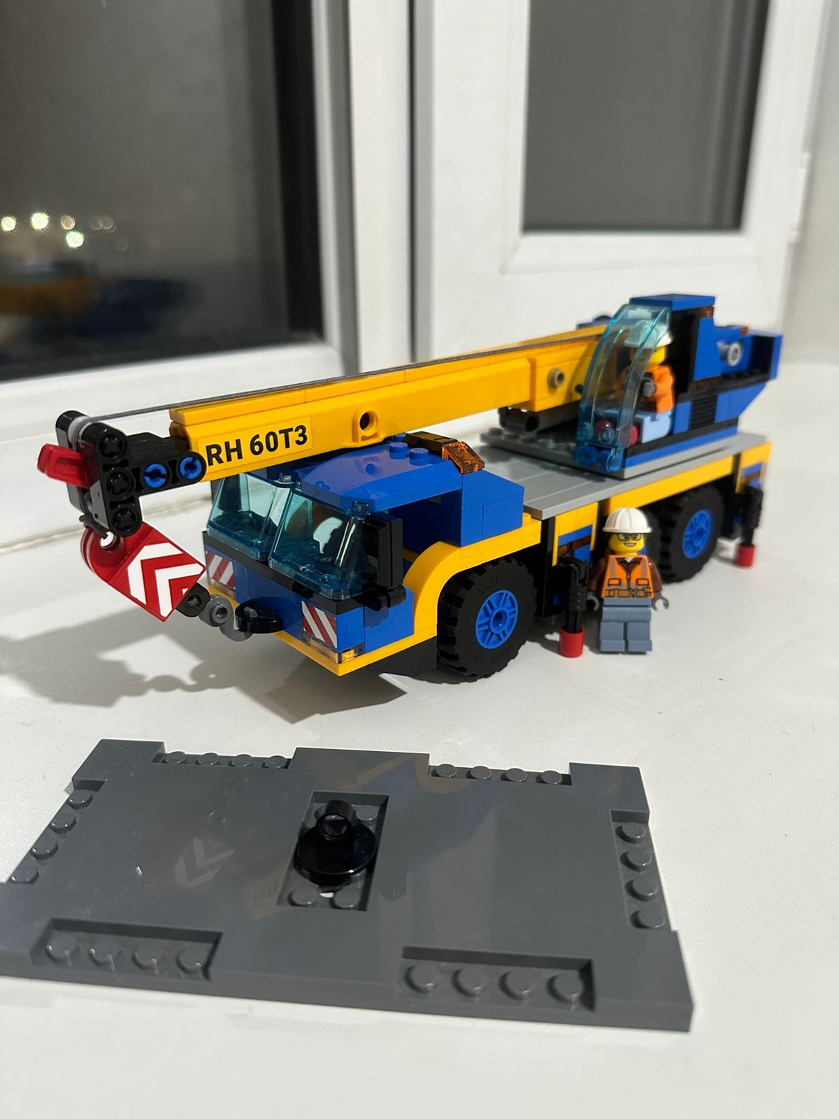 Продаю оригинальное Лего грузовой кран