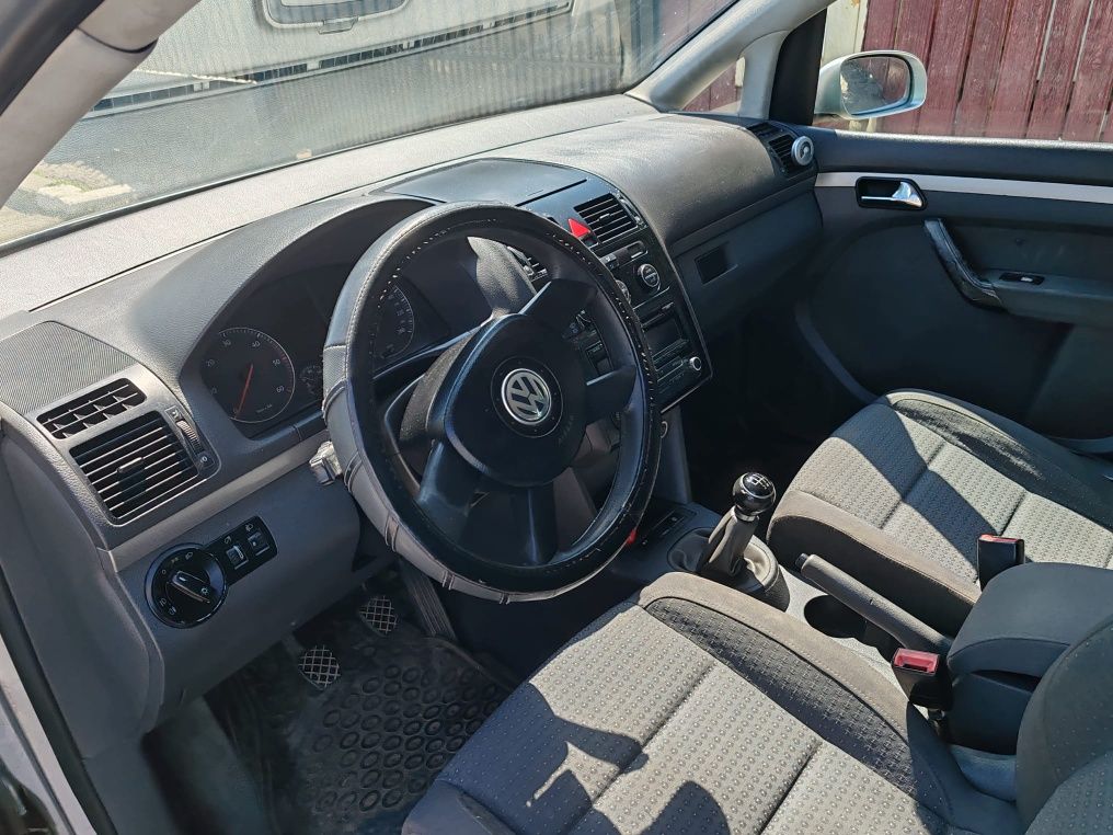 VAND Volkswagen Touran 7 Locuri