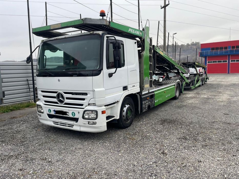 Mercedes-Actros transportor auto