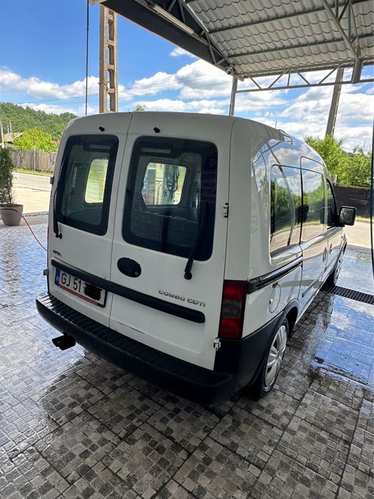 Opel Combo.