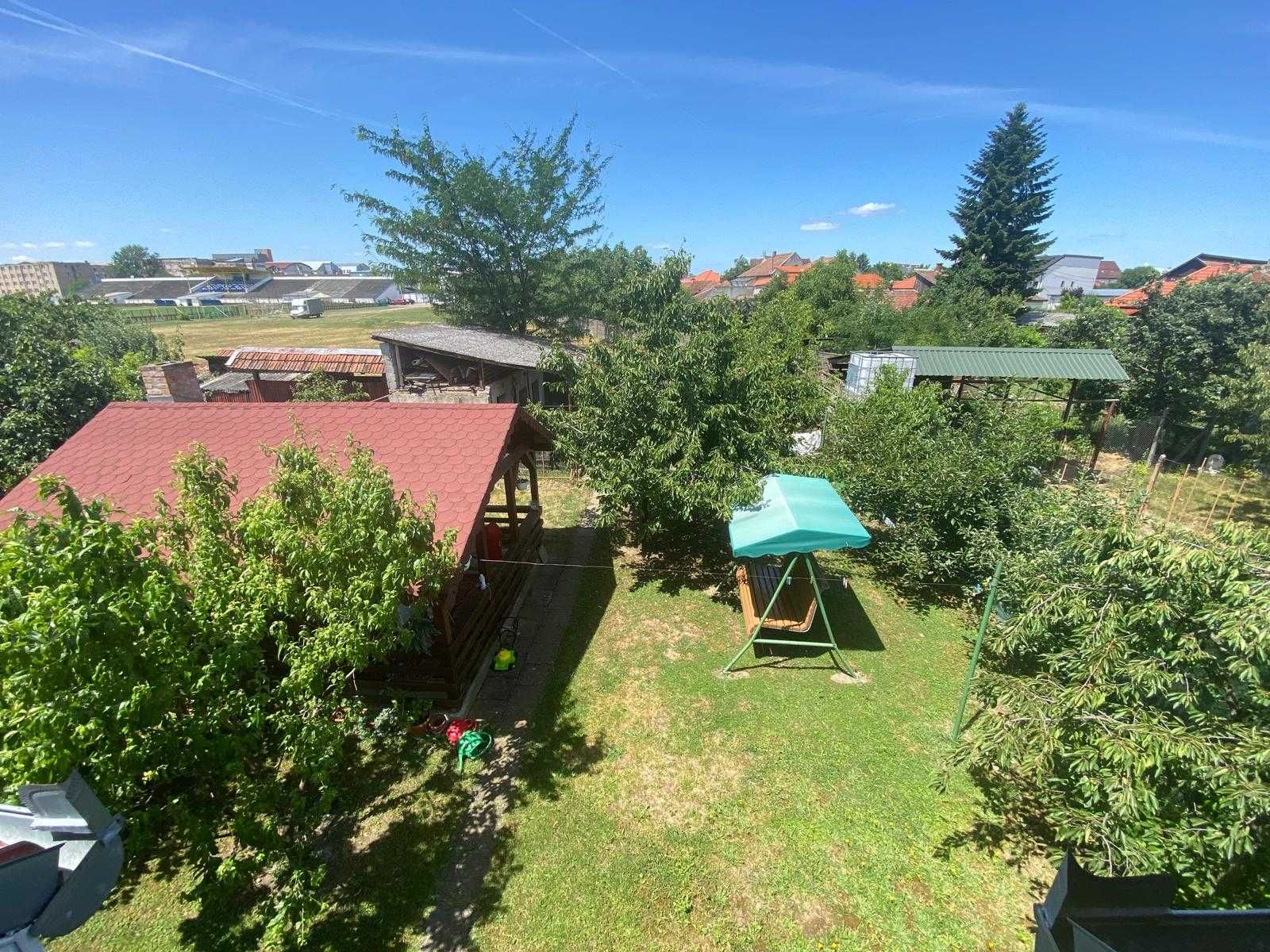 Vand Proprietate cu două case separate în aceeași curte, zona Cloșca