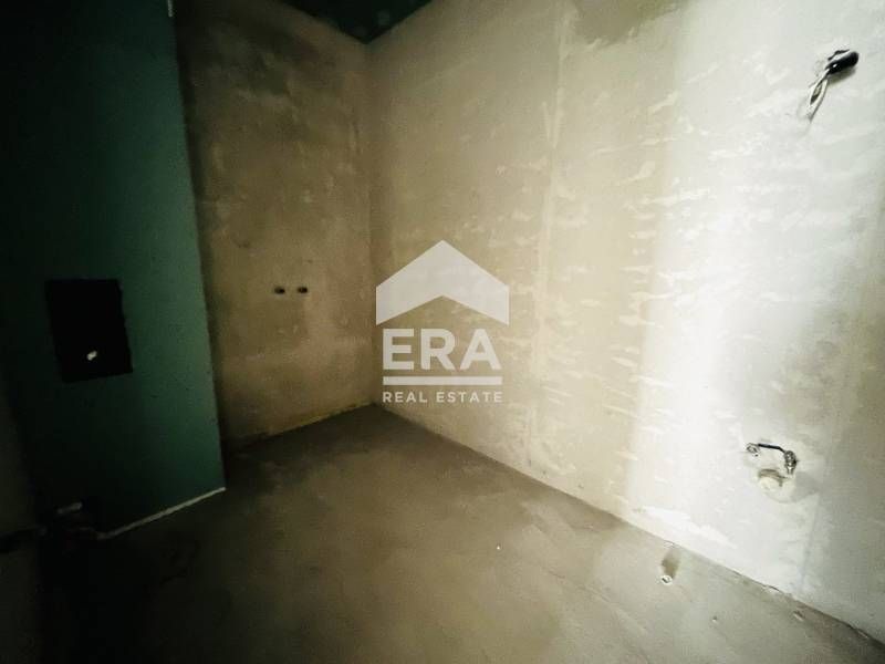 Продава се Четиристаен апартамент в София, Хладилника - 179 кв.м за 3605 €/кв.м - Снимка #10