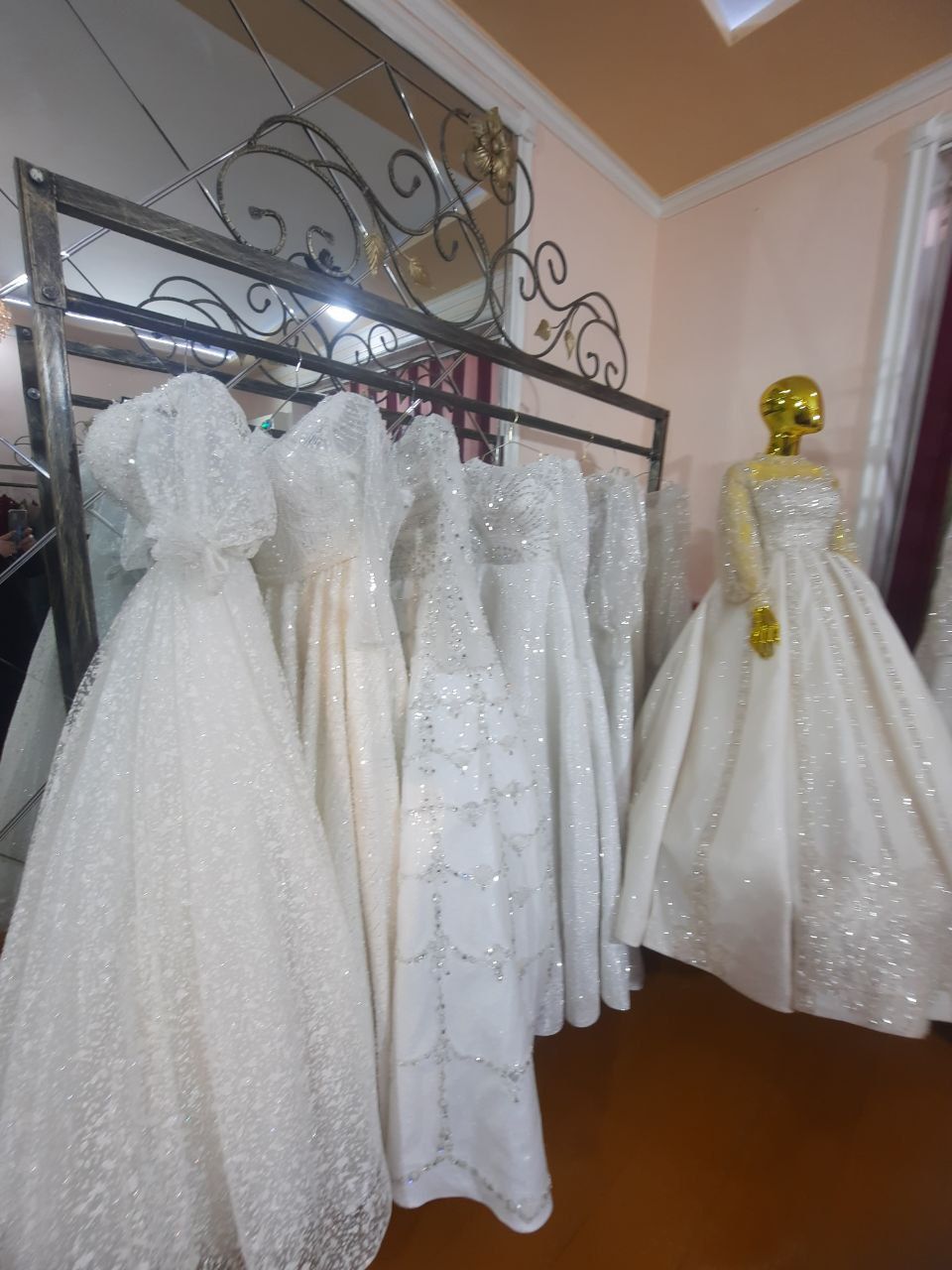 Свадебные платья
