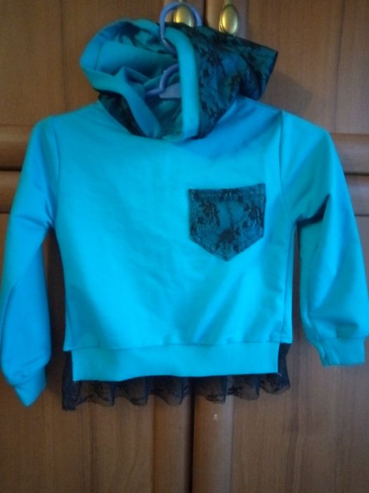 Продам спортивный костюм