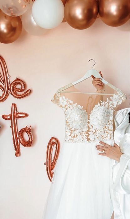 Vând rochie de mireasă, în stare foarte bună