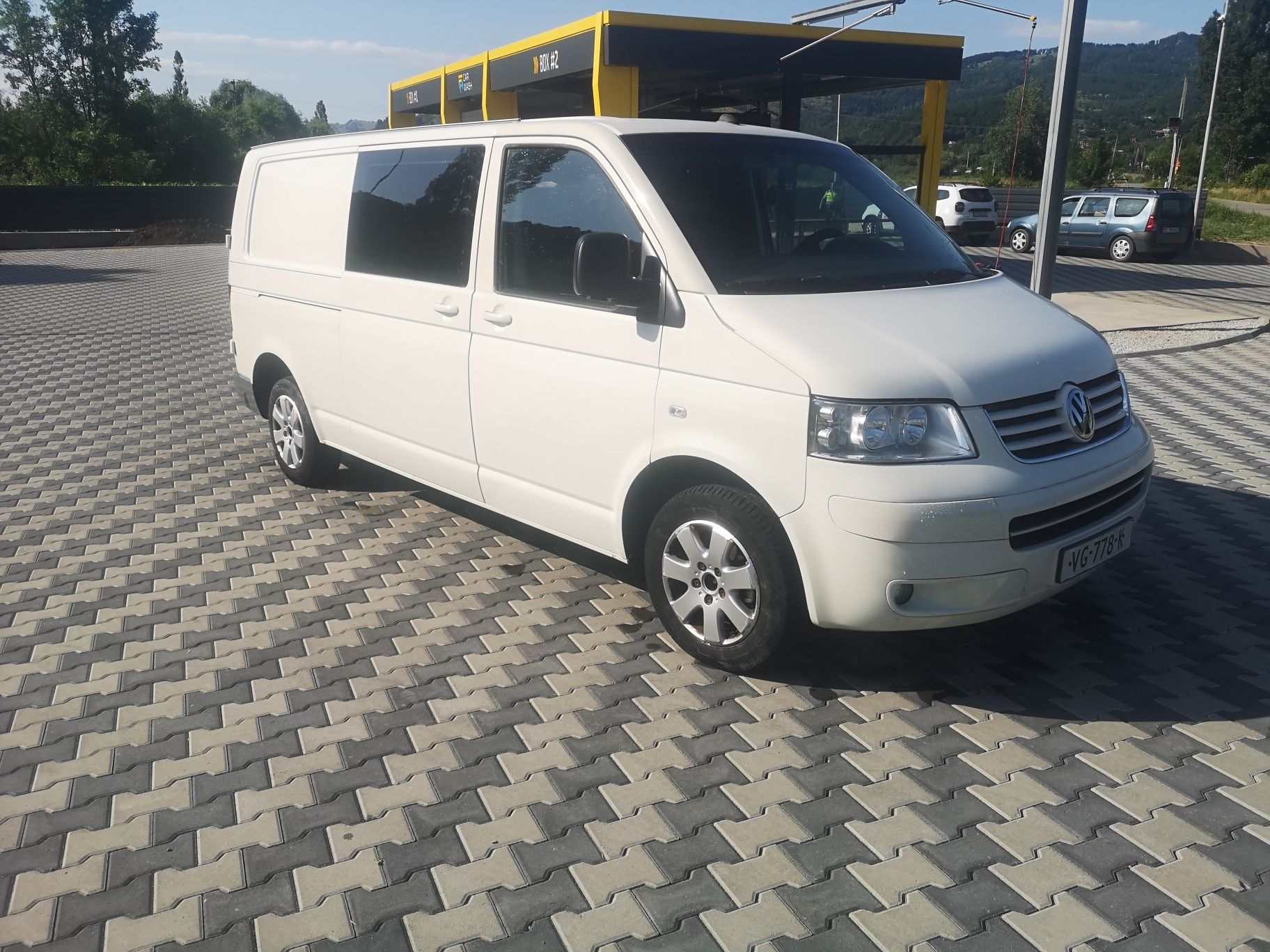 Volkswagen Transporter 5 locuri varianta lunga