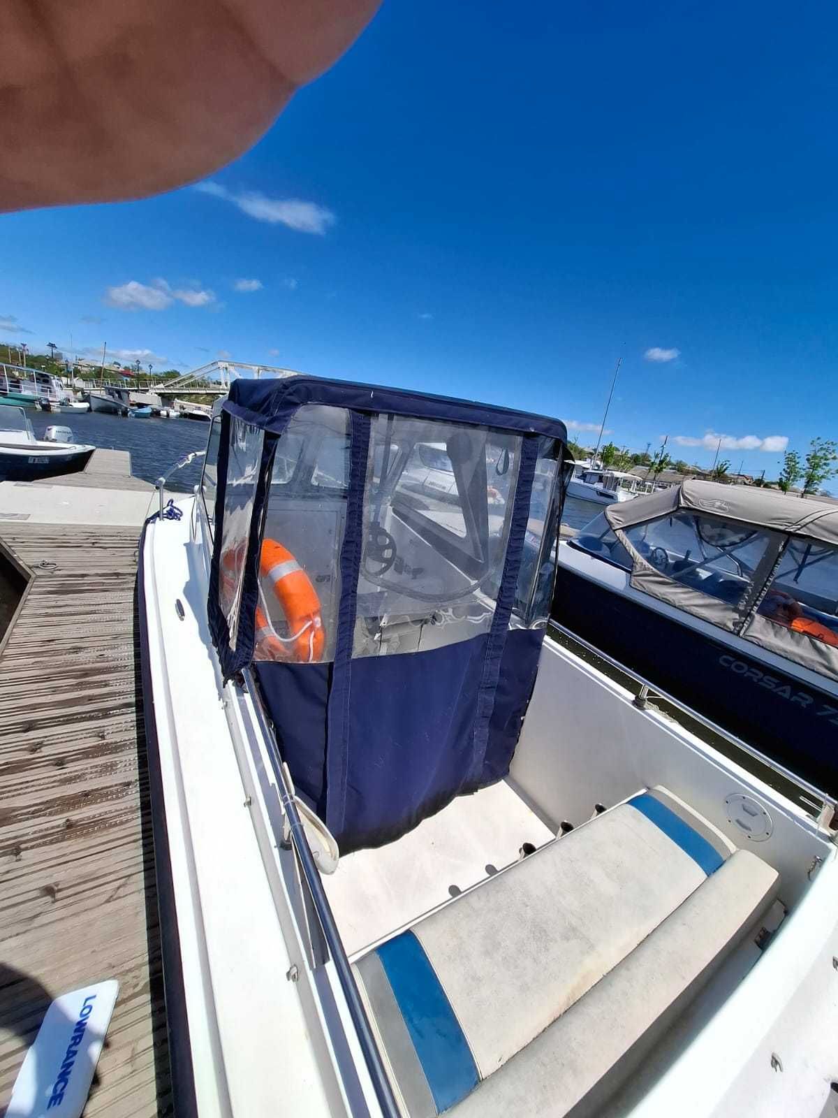 - Kingfisher 580 Pilothouse -2010 fara motor