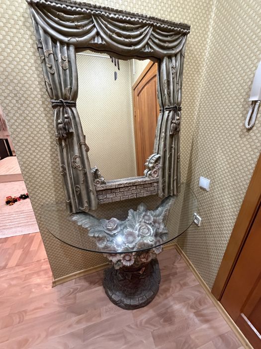 Зеркало со столом