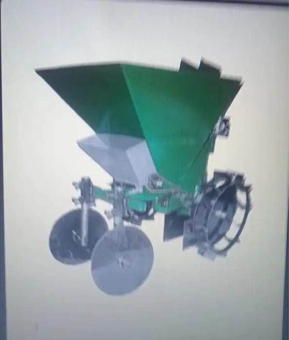 Vand plantator cartofi pentru motocultor